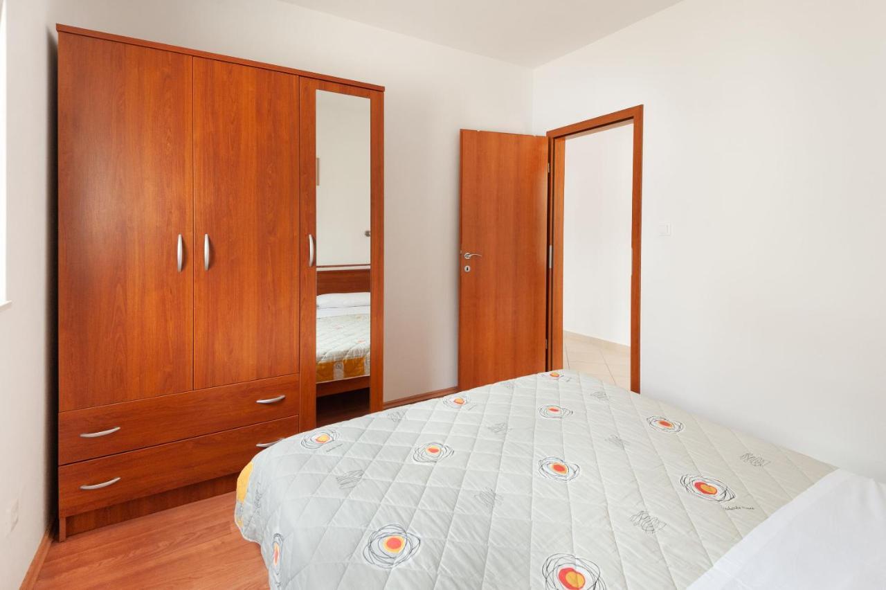 Apartments Lumaduma Трогир Экстерьер фото