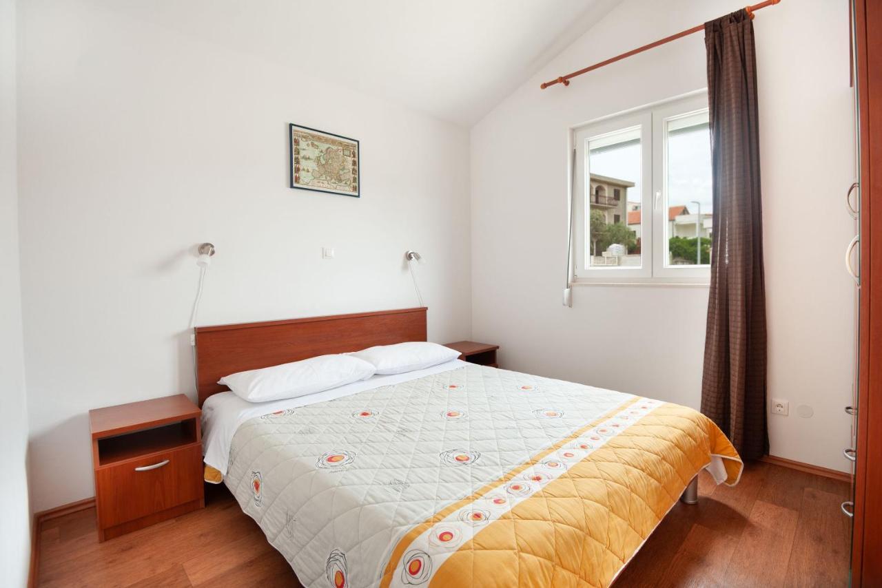 Apartments Lumaduma Трогир Экстерьер фото