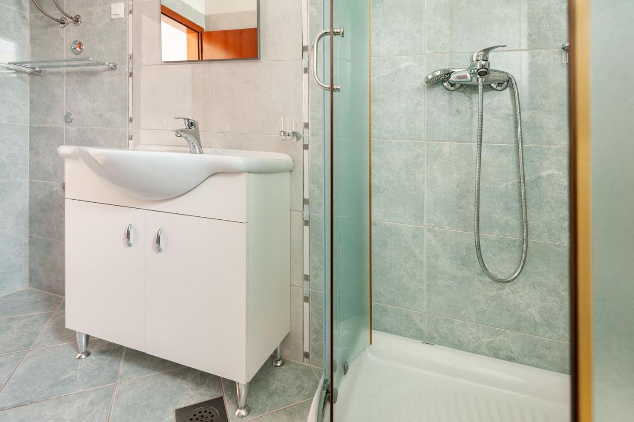 Apartments Lumaduma Трогир Экстерьер фото
